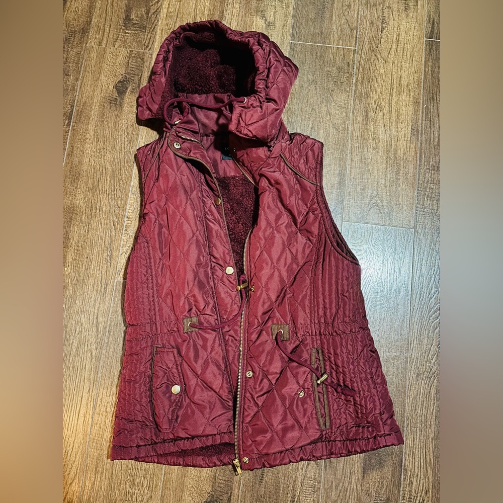Women's Quilted Burgundy Vest